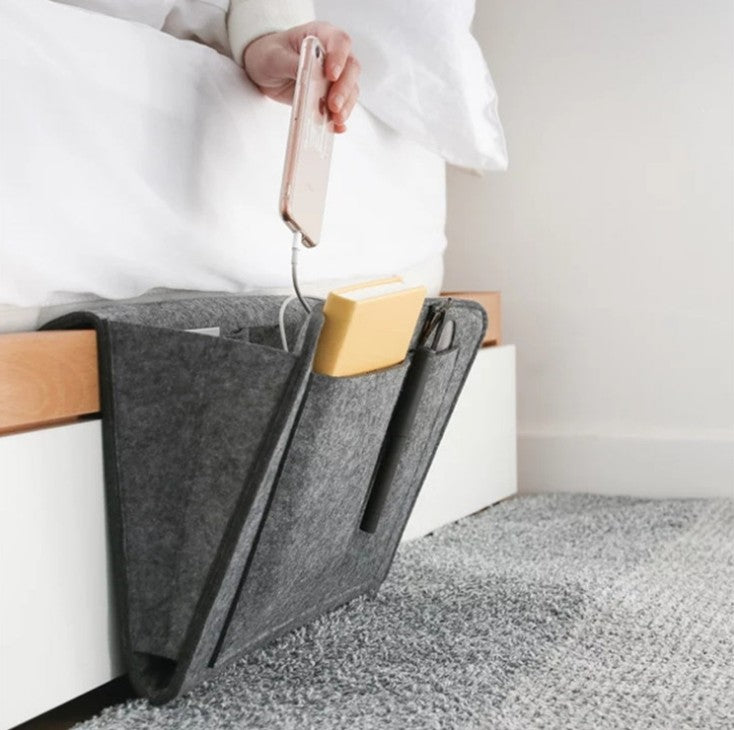 Filz-Bett-Organizer mit Taschen, am Bettrand eingehaengt